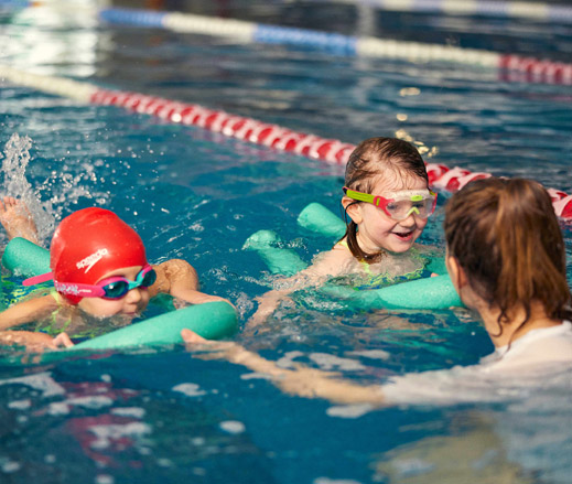 Image of kids swimming lesson at David Lloyd Clubs
